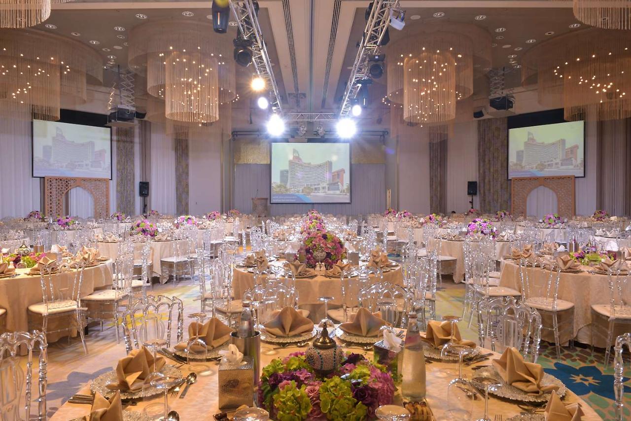 Symphony Style Hotel Kuwait Salmiya Esterno foto The 2012 Gala Dinner