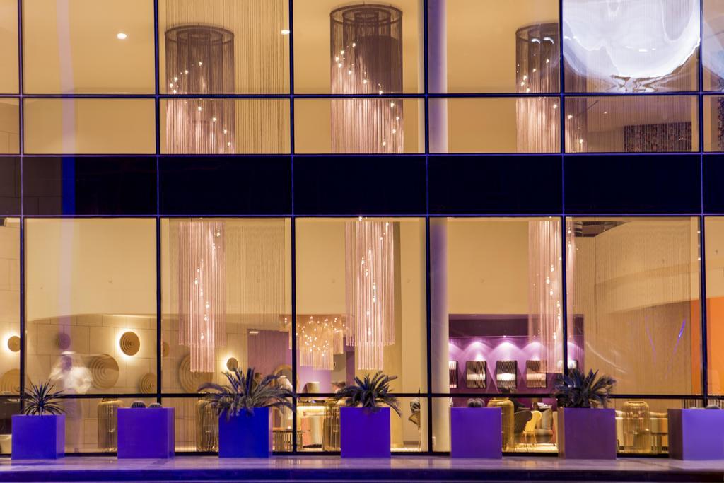 Symphony Style Hotel Kuwait Salmiya Esterno foto The interior of the hotel